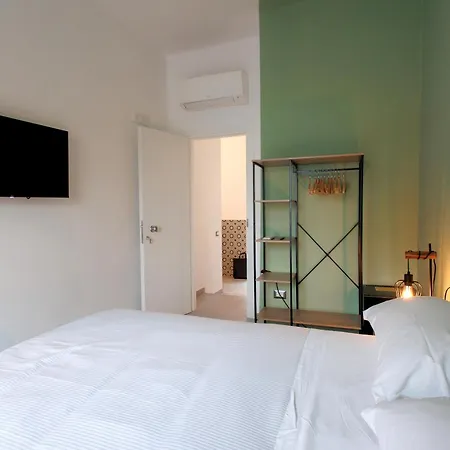 Yourban Hub 3* Νάπολη